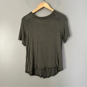 Orange Riss lace button down back Hunter green tshirt